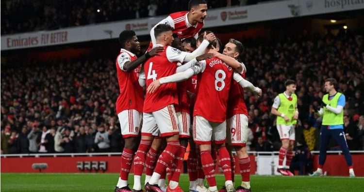 Arsenal i “frikshëm” përballë Everton, nisin shkëputjen nga City