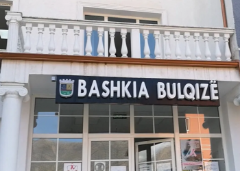 Si tenderat 200 mijë euro për shtrim rruge ‘fundosën’ Lefter Allën