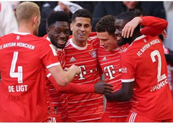 Bayern shkatërron Augsburg-un