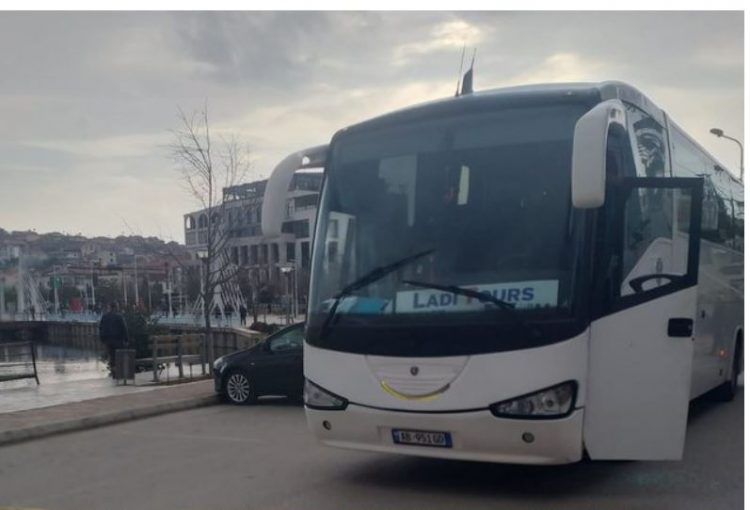 Konflikt me armë mes shoferëve në Belsh