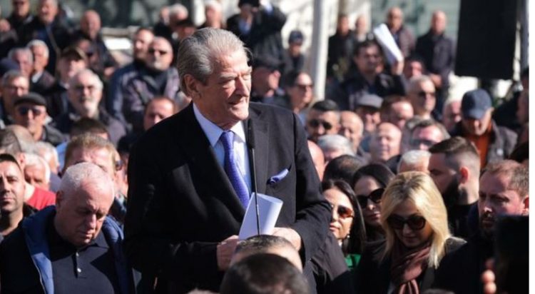 Protesta e sotme, qytetarët nga rrethet nisen për në Tiranë