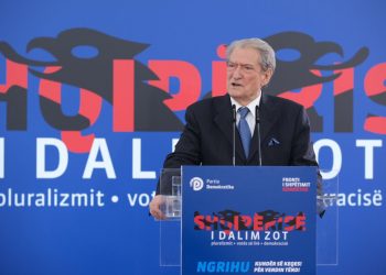 Berisha në Kavajë: Rama shpenzoi 22 mln euro vetëm për fluturime