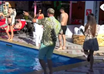 VIDEO/ Luizi kërcen me Kiarën, djemtë lahen në pishinë