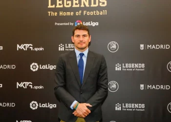 Casillas i del në mbrojtje De La Fuentes