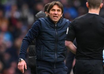 Conte sulmon lojtarët dhe pronarin e Tottenham