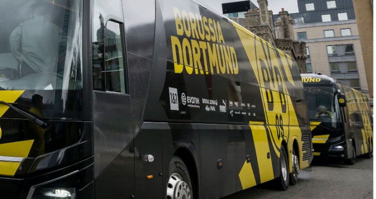 Autobusi i Borussia Dortmund “ngec” në trafik