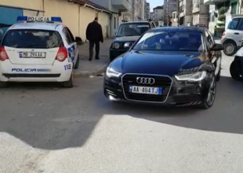 Aksident te ‘Plepat’ në Durrës/Përplasen dy makina, tre të plagosur