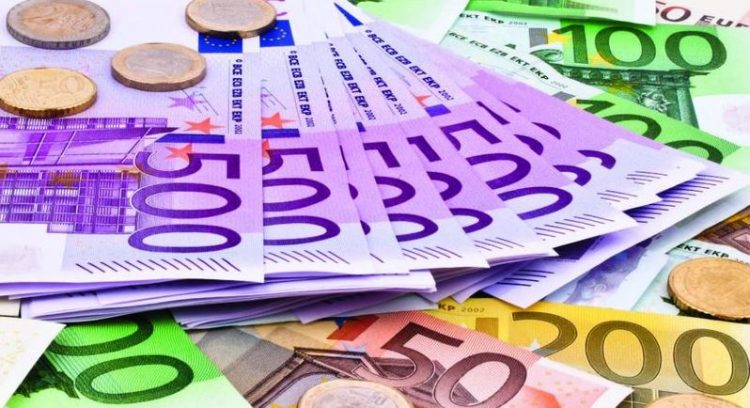 Euro ka prekur fundin, ja arsyet reale të rënies drastike