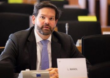 Eurodeputeti kritikon BE-në për liberalizimin