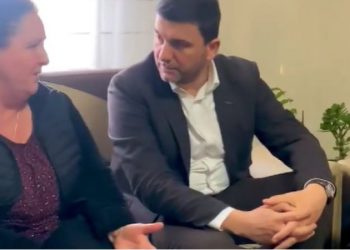 Memli Krasniqi vizitoi familjen Prendi në Gjakovë