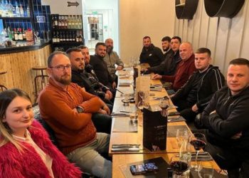 Safet Gjici mbërrin në kryeqytetin anglez: Çunat kuksianë…