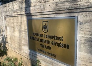 Skandali/ Gjykata ndau nënën nga fëmija i porsalindur, asnjë reagim