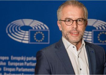 Deputeti holandez sulmon Vuçiçin në lidhje me deklaratat e tij