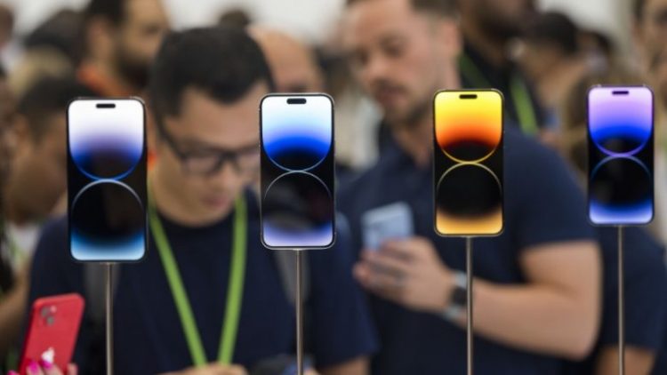 Rusët ndalojnë iPhone