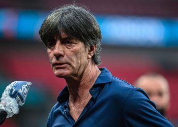 Joachim Low drejt stolit të Brazilit