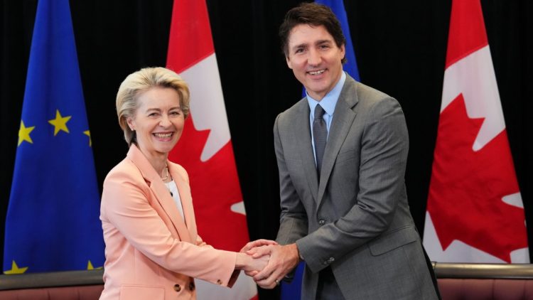 Von der Leyen i “tregon muskujt” Rusisë