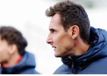 Shkarkohet Miroslav Klose