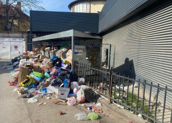 Greva bën që kryeqyteti të “pushtohet” nga mbeturinat