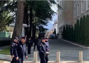 Një orë para protestës, Çuçi mbërrin në zyrën e Ramës