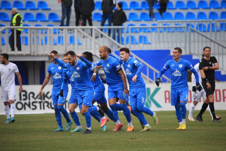 “Hallaçi na ndryshoi, duam Europën”/ Mesfushori nuk kursen elozhet për trajnerin