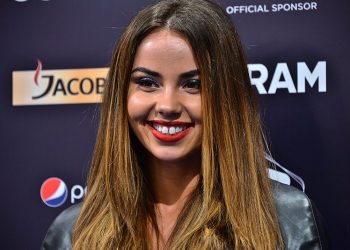 FOTO/ Linda shfaqet “e nxehtë” për fansat e saj