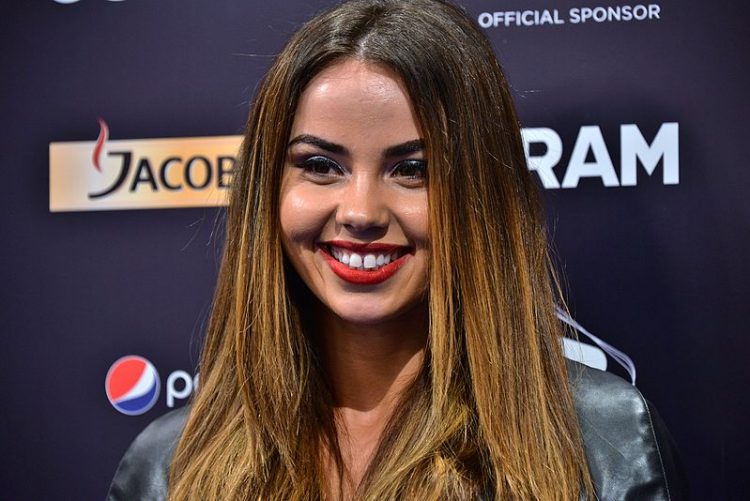 FOTO/ Linda shfaqet “e nxehtë” për fansat e saj