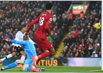 Liverpool shkatërron United