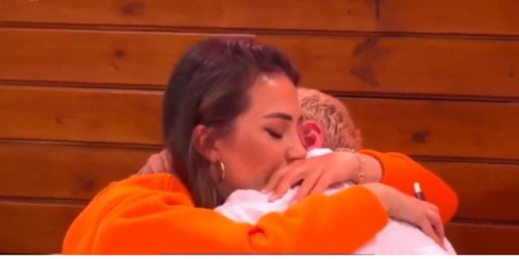 Pajtohen Luizi dhe Kiara, shkëmbejnë përqafime e puthje