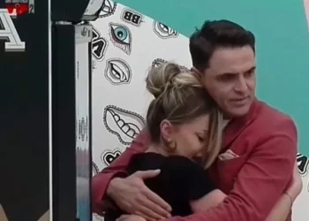 Olta nuk përballon më presionin dhe qan me të madhe