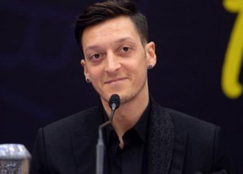 Ish-kampioni i botës i thotë ‘lamtumirë’ futbollit