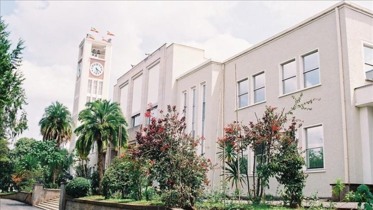 Grupimi paramilitar hiqet nga lista e zezë