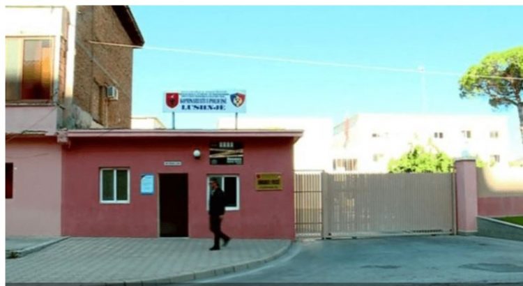 Gruaja largohet nga shtëpia me vajzën e mitur, burri…