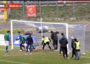 Arbitri nuk starton ndeshjen, arsyeja është madhore