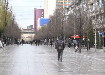 Qytetarët skeptikë për suksesin e takimit të Ohrit