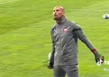 Portierit “i respektojnë” gruan, shpërthen konfrontimi