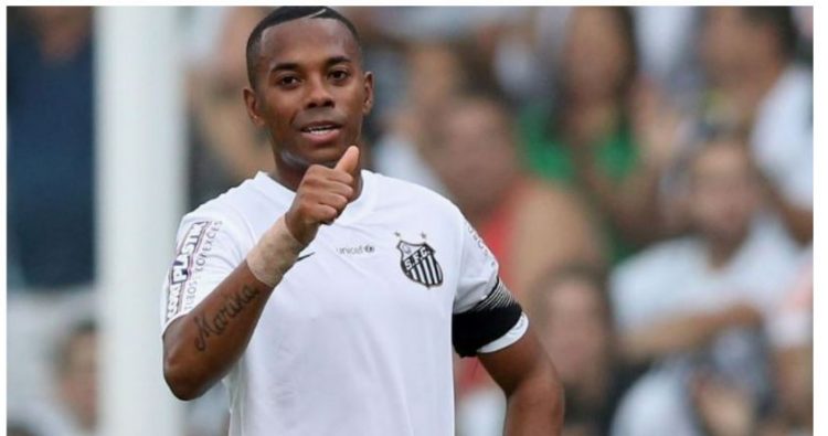 Arratiset Robinho, policia i shkon në shtëpi