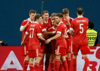 Rusia luan më në fund në shtëpinë e saj