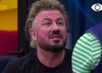 E papritur! Sabiani dhe Qetsori puthen në buzë