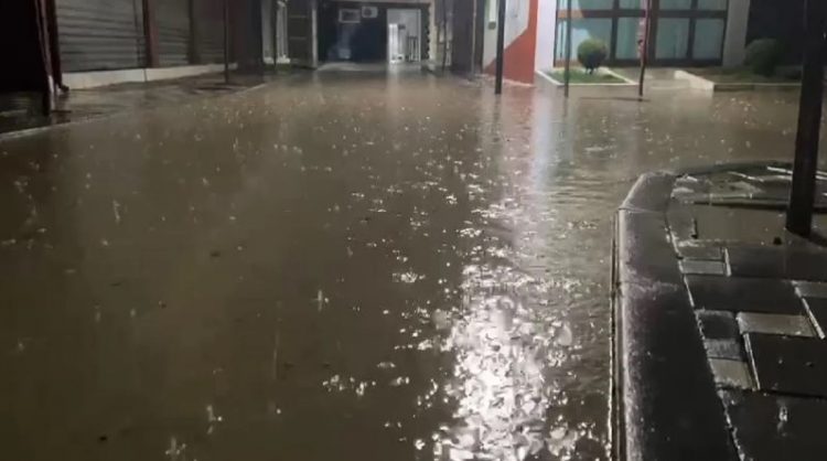 Reshjet e shiut përmbytin lagjen “Beslidhja” në Lezhë