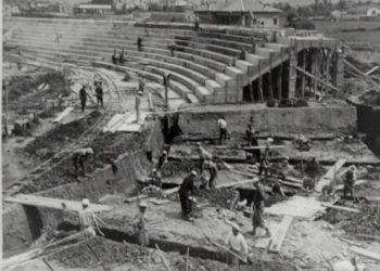 Foto të rralla nga ndërtimi i Stadiumit “Qemal Stafa”