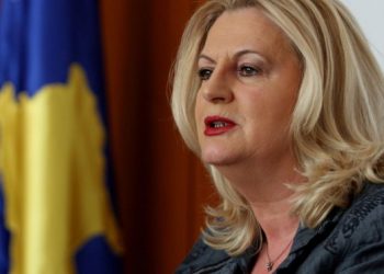 Kurti në Tiranë, Edita Tahiri: Përdori ‘bashkimin kombëtar’ për…