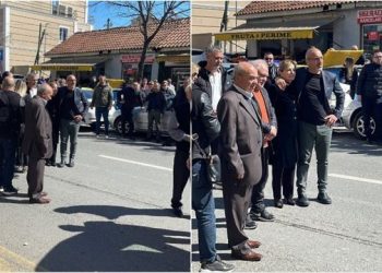 Saimir Tahiri merr pjesë në varrimin e babait (VIDEO)