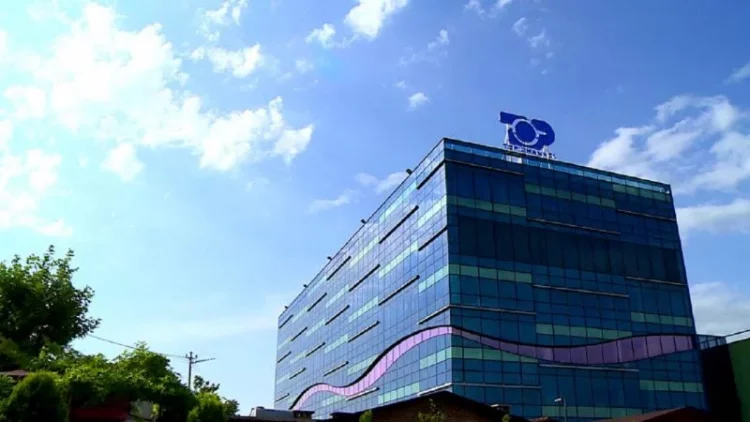 Zia hipokrite për Top Channel dhe hipokrizia që harron Ramën dhe pikas Berishën