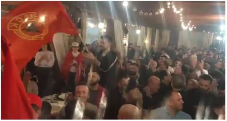 Festa në Tuz ‘shqetëson’ malazezët: Valëviten flamujt e UÇK-së