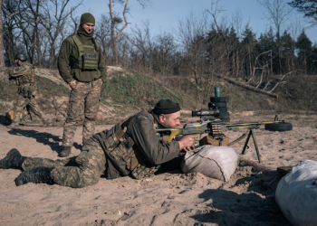 Jepet alarmi, ushtria e Ukrainës nuk ka burra dhe armë
