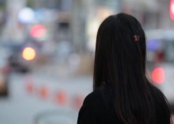 E mitura arratiset me bashkëjetuesin e saj, ndalet në kufi