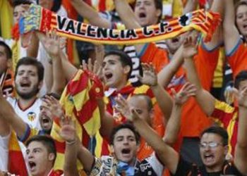 Valencia “s’ka as morra”, lojtarët paguajnë autobusin e tifozëve