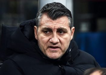 “Pronarët nuk duhet të fshihen”/ Bomberi legjendar “këshillon” ish-ekipin e tij