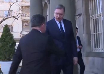 Vuçiç mirëpret Lajçak në presidencë, flet edhe për Asosacionin