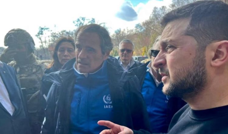 Në mes të luftës, Zelensky viziton zonën e rrezikshme